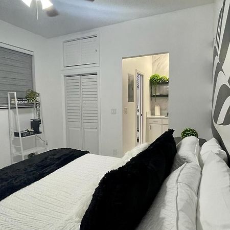 Cozy Studio, Prime Location, Remodeled, 1 Parking ウェストパームビーチ エクステリア 写真