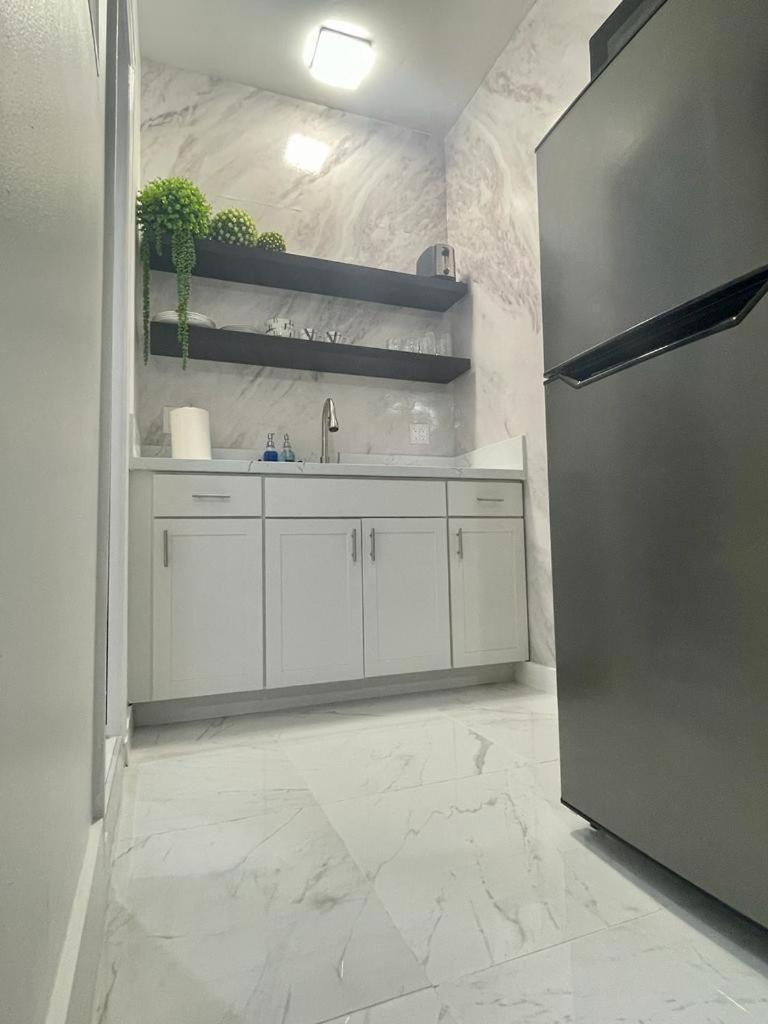 Cozy Studio, Prime Location, Remodeled, 1 Parking ウェストパームビーチ エクステリア 写真